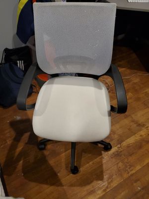 Personnalisez votre espace de travail avec le fauteuil informatique en maille grise ALINUNU Options ODM et OEM