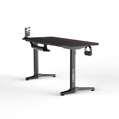 Bureau de jeux de bureau avec autre matériel de surface et emballage du courrier