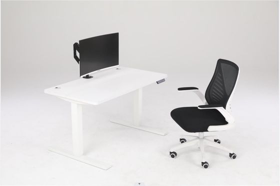 Bureau de bureau réglable en hauteur avec matériau de surface de panneau E1 PB et conception ergonomique