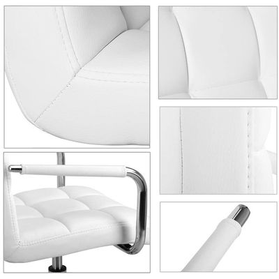 Chaise de bureau en cuir réglable, parfaite pour un environnement de travail moderne et élégant.