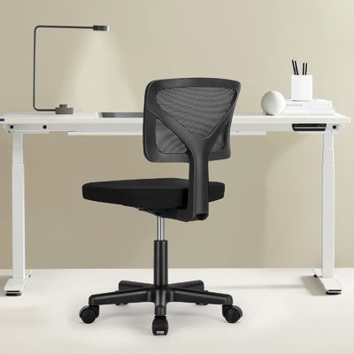 Chaise confortable à dos bas avec support lombaire et hauteur de siège réglable
