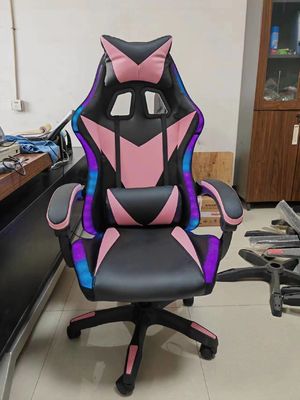 Chaise de jeu RGB avec lumières et haut-parleurs en cuir PU